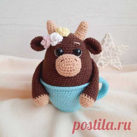Вязаный бычок в кружке крючком | Амигуруми крючком