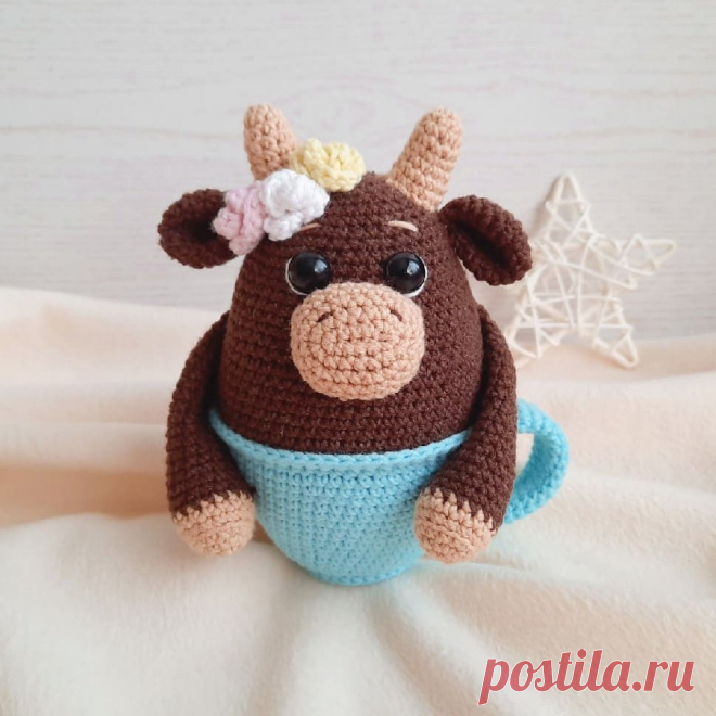 Вязаный бычок в кружке крючком | Амигуруми крючком