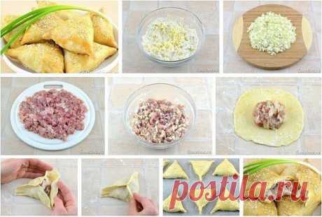 Самса с курицей 

Нежное куриное мясо в хрустящем слоеном тесте.
Ингредиенты:250 г муки100 г масла700 г курицы (2 окорочка)200 г лукажелток для смазкикунжут для посыпки (по желанию)сольперецПриготовление:Готовим тест…