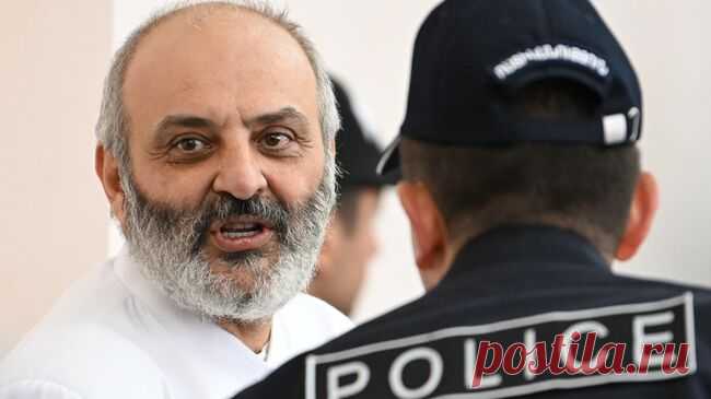 В Армении суд продлил арест архиепископу Галстаняну