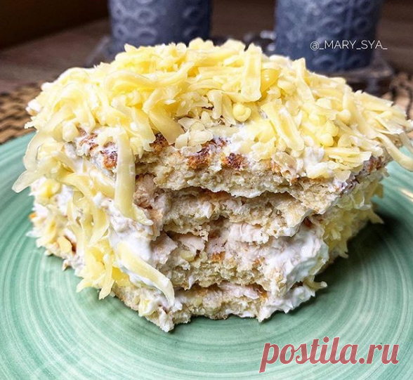 СЫТНЫЙ ТОРТ ИЗ ОВСЯНОБЛИНА С КУРИЦЕЙ И СЫРОМ 🔥🔥🔥
КБЖУ на всю порцию (на фото)
455/35/24/21,5
Овсяные хлопья 30 гр
Яйцо
Молоко 3,2% 50 мл
Куриное филе варёное 50 гр
Сметана 10% 50 гр
Сыр российский 30 гр