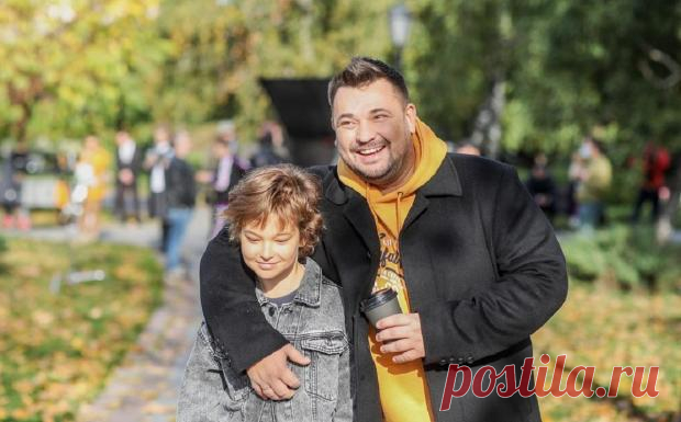 Семейная премьера Жуковых: Сергей и Энджел записали новый клип на песню "Бум Бум"