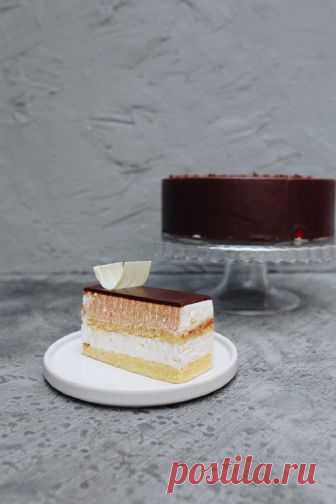 Как приготовить торт Птичье молоко - Дом Десертов Невозможно забыть нежный вкус этого знаменитого советского десерта! Торт Птичье молоко можно назвать классикой кондитерского искусства тех времен.