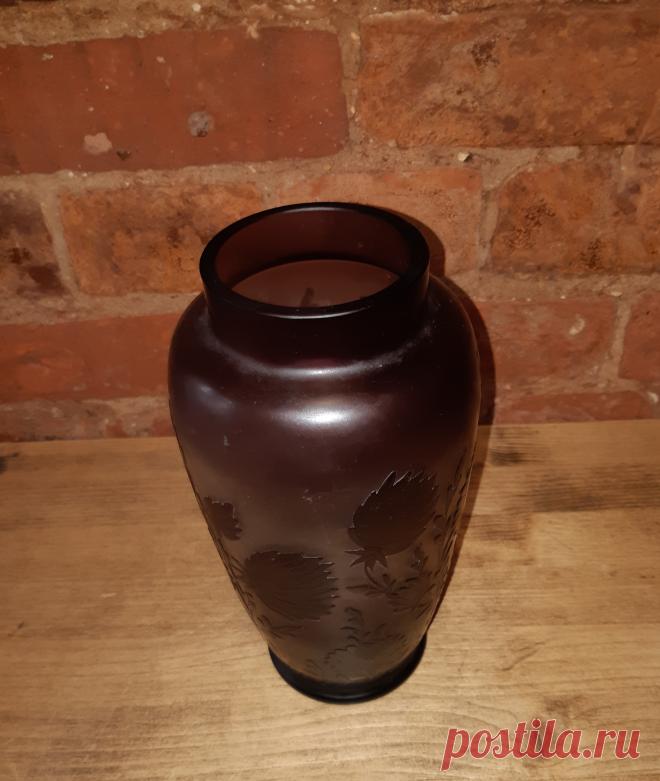 Ваза с рисунком. Начало 20 века. Европа. Тёмно красное стекло. Травление. Высота : 230 мм. Диаметр верх/середина / низ : 80 /120 / 85 мм.


Цена : 14 000 руб. 

Купить :