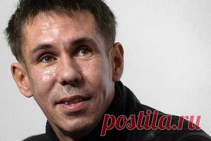 Панин рассказал о пробах в голливудский фильм с Сильвестром Сталлоне. Актер Алексей Панин рассказал о своей жизни в США. Артист заявил, что был приглашен на пробы в голливудский фильм, участие в котором также принимает актер Сильвестр Сталлоне, однако Панин пропустил мероприятие, так как вместе с семьей и друзьями уехал в Питтсбург. Он добавил, что в Америке его «неплохо кормят».