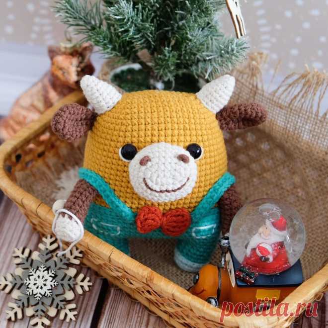 PDF Бычок Фофо крючком. FREE crochet pattern; Аmigurumi animal patterns. Амигуруми схемы и описания на русском. Вязаные игрушки и поделки своими руками #amimore - корова, коровка, телёнок, бык, бычок.