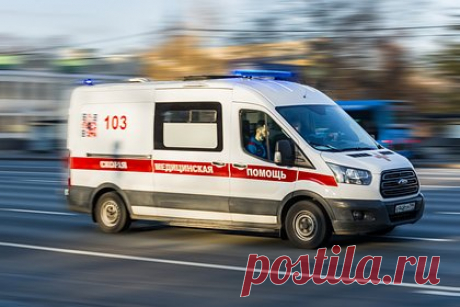 Российская школьница оказалась под завалом из-за взрыва баллона в частном доме. В Волгоградской области двое россиян пострадали из-за взрыва баллона в частном доме. Взрыв газового баллона произошел в частном домовладении в поселке Иловля. Пострадали 64-летний мужчина и 52-летняя женщина. Из-за взрыва часть жилой постройки обрушилась.14-летняя школьница оказалась под завалами.