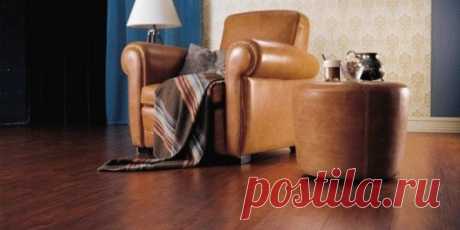 Как правильно мыть ламинат: полезные советы
Привет, друзья! Сегодня займемся уборкой. Уверена, что не все хозяйки знают как правильно мыть ламинат (полы, покрытые ламинатом). Что такое ламинат? Ламинат — напольное покрытие на основе древесноволокнистой плиты высокой плотности. Слово «ламинированный» на латыни означает слоистый. Верхний слой ламината покрыт износоустойчивой декоративной плёнкой.