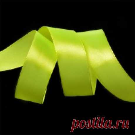 Лента атласная 1" (25мм) цв.3037 яр.салатовый IDEAL уп.27,4 м Лента атласная 1" (25мм) цв.3037 яр.салатовый IDEAL уп.27,4 м