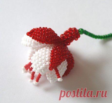 цветок из бисера