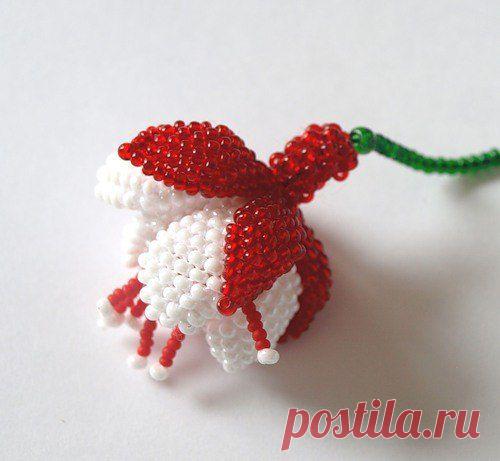 цветок из бисера