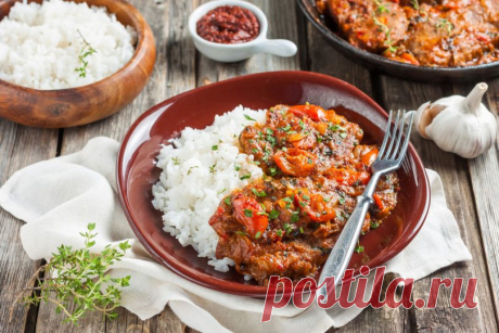 5 ошибок, совершаемых при тушении мяса 



Вы хотите приготовить здоровое мясное блюдо? Тогда вам не нужно ограничивать себя термообработкой сырья на гриле. Тушение тоже относится к методам приготовления пищи, способствующим сохранению здо…