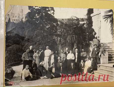 фотография фото приклеены в альбомных листах Крым (Шк марки верх)