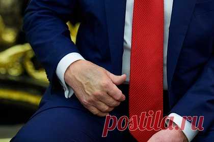 Трамп вновь попытался скрыть синяк на руке