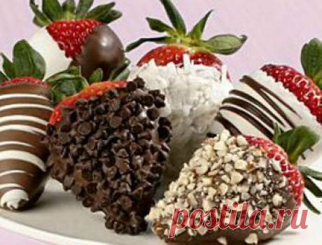 Фрукты в шоколаде(рецепты+фото),Здесь:торт“Три шоколада”--- https://cutlife.ru/kulinariya/recept-goryachego-shokolada-v-domashnih-usloviyah-tort-tri-shokolada-pechene-vishnya-banany-i-keks-s-shokoladom.html
