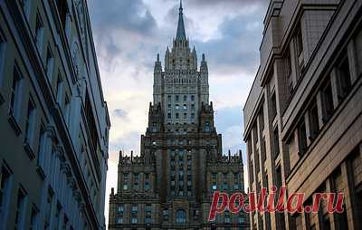 МИД РФ: Украина близка к исчерпанию ресурсов для ведения боевых действий. Как подчеркнул глава второго департамента стран СНГ МИД России Алексей Полищук, ради самосохранения у власти "режим Зеленского способен на любые провокации и террористические акты"