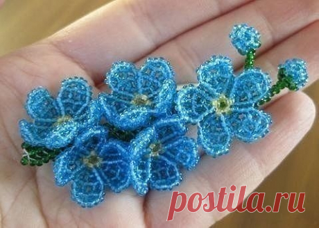 Нежные незабудки из бисера