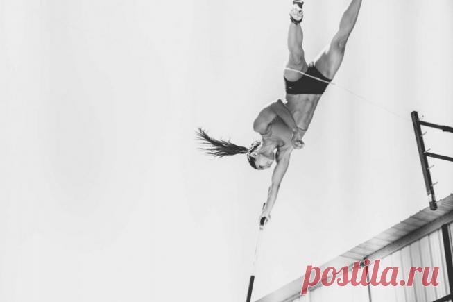 Мотивируй себя правильно: фотосессия прыгуньи Эллисон Сток (Allison Stokke)