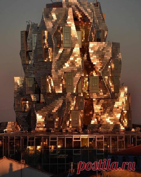 Центр художественных ресурсов, Арль, Франция