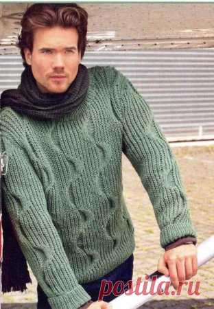 Пуловер, связанный полупатентным узором