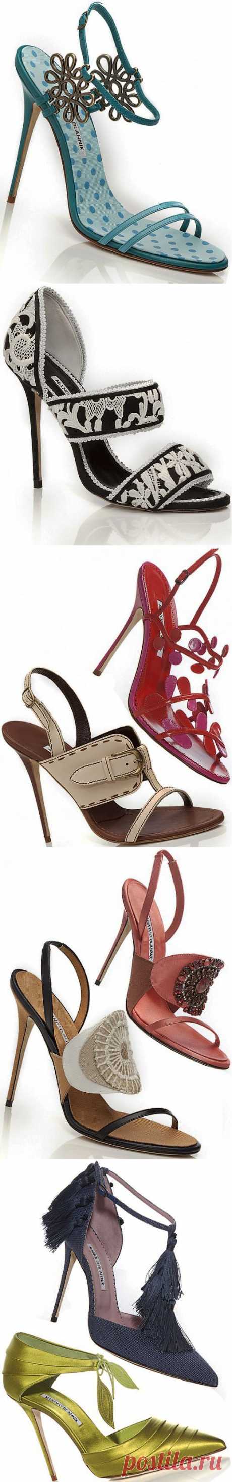 Встречайте: молодой весны гонцы — модели из новой коллекции бренда Manolo Blahnik! Маэстро Маноло Бланик особенно постарался, чтобы в этом сезоне в цвету были не только альпийские луга и вишневые сады, но и ваши ножки: свои босоножки звездный обувщик украсил веселыми ромашками и ярко-зеленой молодой листвой, а туфли раскрасил озорными неоновыми красками в духе поп-арта, одного из самых популярных модных направлений этого сезона.