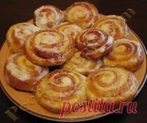 -НЕЖНЕЙШИЕ Творожные завитушки в СМЕТАННОЙ заливке
Дорогие мои читатели.Сказать что это ВКУСНО — это НИЧЕГО Не СКАЗАТЬ — это просто ФАНТАСТИЧЕСКИ и СКАЗОЧНО, Нереально ВКУСНО
В этом рецепте творожные завитушки сразу же после выпечки заливают сметанной заливкой, плотно укупоривают и в таком виде оставляют до полного остывания. В результате завитушки получаются такими волшебно мягкими, пропитанными сметанкой (не прочтите мокрыми, вовсе нет!), а в доме стоит такой умопомрачительный АРОМАТ!!! Оп