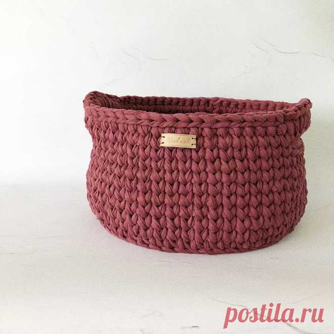 Купить трикотажную корзину темно-красного цвета от Handmade by Simona | Mellroot