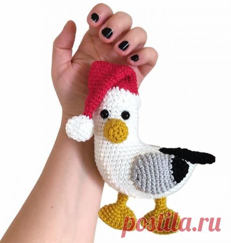 Чайка Санта крючком. Амигуруми схемы и описания. Автор: @crochetbykim | IRINELY.ART