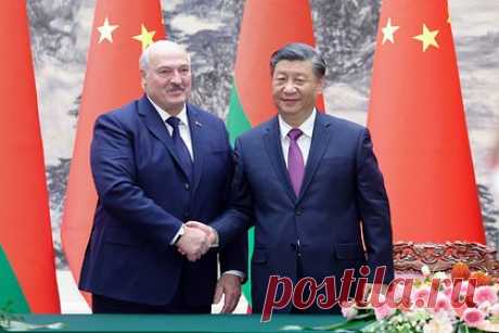 Лукашенко пригласил Си Цзиньпина в Белоруссию. Президент Белоруссии Александр Лукашенко пригласил председателя КНР Си Цзиньпина посетить республику. «Дорогой друг, приглашаю Вас посетить в удобное время Беларусь, где Вы вновь сможете ощутить теплое гостеприимство и радушие нашего народа. Примите пожелания крепкого здоровья», — заявил он.