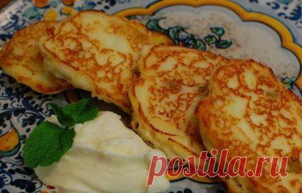 Юлия Высоцкая: рецепт сырников с лимоном, мятой и соусом из сыра маскарпоне