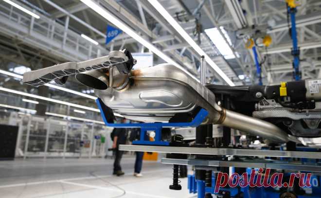 В ЕС оштрафовали BMW и Volkswagen на €875 млн за картельный сговор. Автопроизводителей обвинили в сговоре по вопросу очистки выбросов дизельных автомобилей. По делу также проходил концерн Daimler, однако ему удалось избежать штрафа в размере €727 млн