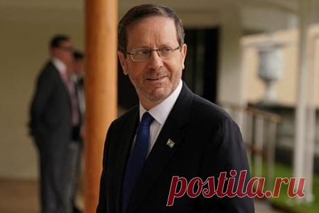 Президент Израиля сравнил число погибших от ХАМАС с жертвами Холокоста. Президент Израиля Ицхак Герцог в обращении к международному сообществу заявил, что такое количество евреев не погибало за один день со времен Холокоста. Ранее Израиль привел о погибших в результате нападения ХАМАС. Около 800 граждан Израиля погибли и более 2400 были ранены.