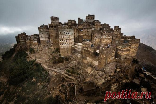 27 достопримечательностей, которые нужно успеть посетить, пока не поздно | Чёрт побери Через месяц представители ЮНЕСКО проведут заседание, в рамках которого решат, какие достопримечательности будут добавлены в список объектов, находящихся под угрозой. По данным ЮНЕСКО, в настоящее время под угрозой находятся 55 объектов. Вот некоторые из самых заметных, которые нужно успеть посетить, пока они не исчезли с лица земли. (Всего 27 фото) Источник: The Telegraph Большой Барьерн...