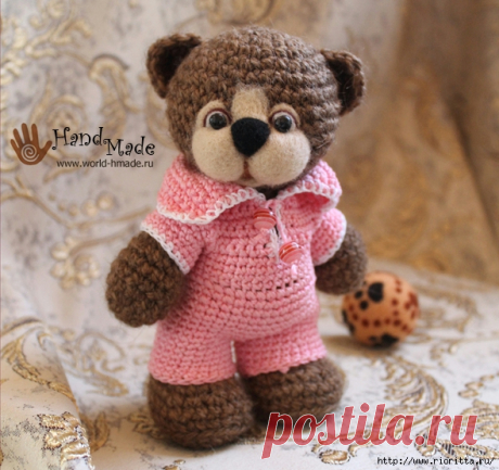 вязаный мишка с приваляной мордочкой