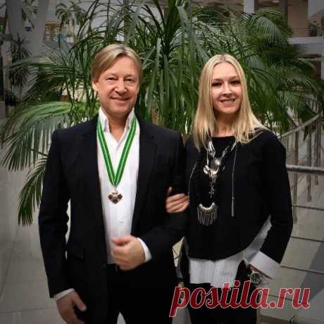 50-летняя супруга Дмитрия Харатьяна очаровывает всех своей красотой и цветущим внешним видом
