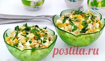 Салат с рыбными консервами и кукурузой: готовится без риса. Отличается гармоничным сочетанием вкусов.