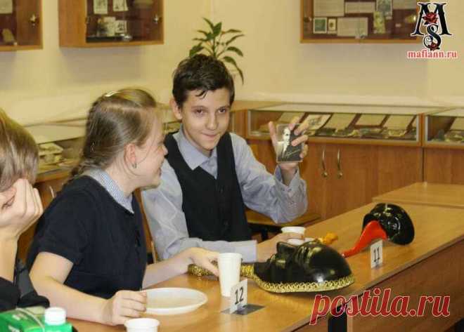 Мафия-НН - проведение игры Мафия в Нижнем Новгороде: детские утренники, дни рождения, корпоративы, отдых на даче или в кафе с друзьями, тренинги для сотрудников. мафия ведущий, ведущий мафии НН, ведущий мафии в Нижнем Новгороде, ведущий мафия цены, ведущий для мафии, ведущий мафии на корпоратив, ведущий мафия заказать, игра мафия, ведущий игры мафия, организация игры в мафию, мафия на день рождения, мафия для детей на день рождения, детская мафия на день рождения, день рож...