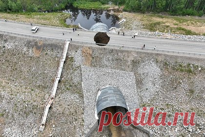 В российском регионе перекрыли движение по федеральной трассе из-за обвала полотна