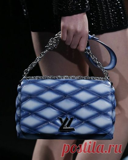 Коллекция prêt-à-porter весна-лето 2015 от LOUIS VUITTON
