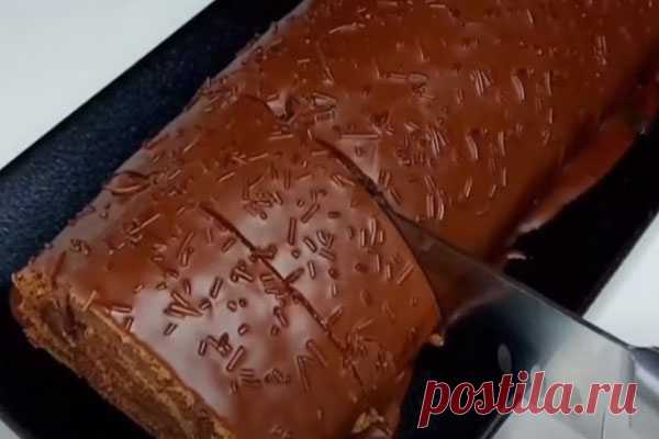 Праздничный шоколадный рулет. Быстро и просто - КУХНИ МИРА 
 Предлагаю рецепт бесподобного десерта, который вкуснее любого шоколадного  торта. Невероятно вкусный праздничный шоколадный рулет, который быстро и просто готовится. Ингредиенты: Для бисквита: Сахар — 80 граммов Яйца куриные — 4 штуки Вода питьевая — 4 столовых ложки Соль — 1 щепотка Мука пшеничная — 70 граммов Разрыхлитель для теста — 1 чайная ложечка Ванильный […]