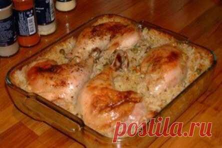 Курица запеченная с рисом просто тает во рту, готовить легко и быстро! Порадуйте своих любимых вкусняшкой!