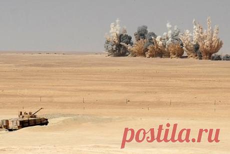 Попадание по алюминиевому заводу в ОАЭ сняли на видео из самолета