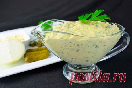 Очень аппетитный СОУС с солеными ОГУРЦАМИ Соус с солеными огурцами подойдет к обеду или ужину. Он прекрасно сочетается с рыбой или мясом. Готовится соус просто и из доступных продуктов. Но благодаря ему любое блюдо станет намного вкуснее. Необходимые продукты: 50 грамм сметаны 1 чайная ложка оливкового масла 50 грамм соленых огурцов 1 зубчик чеснока пол чайной ложки горчицы соль, перец по …