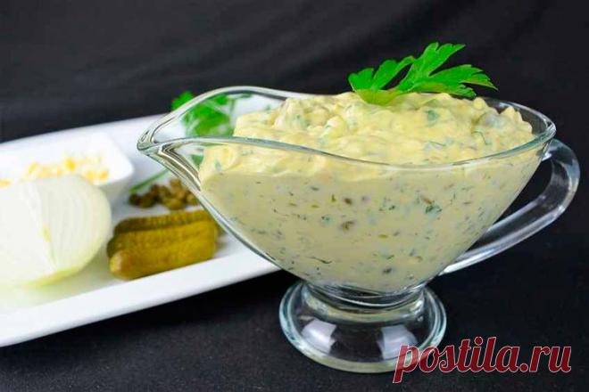 Очень аппетитный СОУС с солеными ОГУРЦАМИ Соус с солеными огурцами подойдет к обеду или ужину. Он прекрасно сочетается с рыбой или мясом. Готовится соус просто и из доступных продуктов. Но благодаря ему любое блюдо станет намного вкуснее. Необходимые продукты: 50 грамм сметаны 1 чайная ложка оливкового масла 50 грамм соленых огурцов 1 зубчик чеснока пол чайной ложки горчицы соль, перец по …