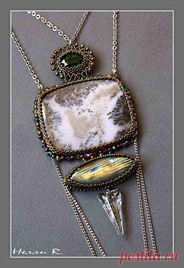 Кулон "Пробуждение" | biser.info - всё о бисере и бисерном творчестве