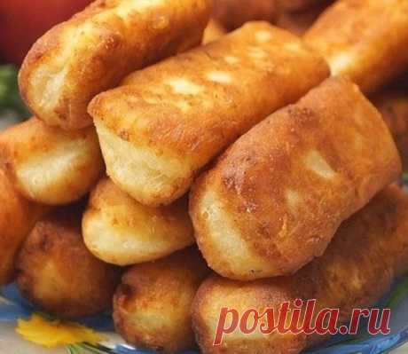 Быстро и очень вкусно! Попробуй обязательно! Нежная Вкуснятина из творога за 15 минут

Ингредиенты:
350 гр Творог
1 шт Яйцо
1 ст.л сметана
2 ст.л Сахар
1/3 ч.л Соль
1 ч.л Разрыхлитель
200-250 гр Мука

Как готовить:

В миску кладем 350 гр творога. Разбиваем 1 яйцо, добавляем 2 ст.л. сахара, соль, 1 ст.л. сметаны. Все хорошо перемешиваем. Добавляем постепенно просеянную муку, 1 ч.л. разрыхлителя. Раскатываем тонкий жгутик, нарезаем на полоски. На сковороду наливаем раститель...
