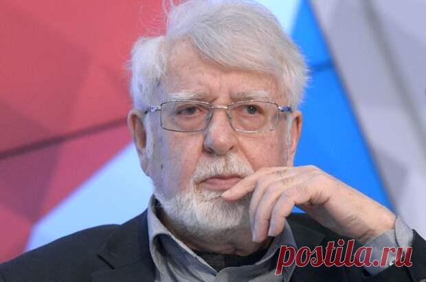 Академик Скулачёв: «Единственный способ замедлить старение – недоедать» - Женский журнал - медиаплатформа МирТесен Академик РАН, директор Института физико-химической биологии им. А.Н. Белозерского В. Скулачёв уже много лет занимается проблемами старения. Владимир Скулачёв. © / Владимир Трефилов / РИА Новости Владимир Петрович полагает, что, зная законы биологии, действующие в живой клетке, мы можем «вылечить»...