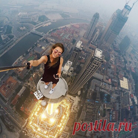 Spire selfie #china #rooftop #roof #tianjin