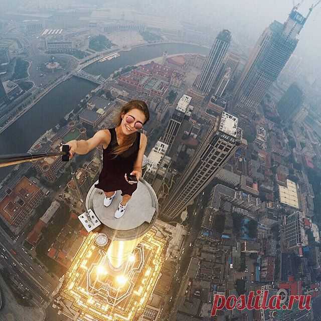 Spire selfie #china #rooftop #roof #tianjin