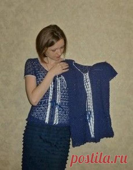 Королевский ажур с ленточкой на талии - кофточка крючком